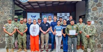 les équipes de CLS ont formé les gardes marins des Galápagos à THEMIS