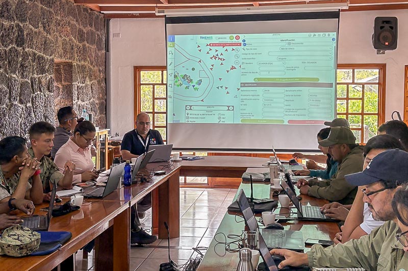 Carte de la Réserve marine des Galápagos surveillée à l’aide de la plateforme THEMIS de surveillance des pêches développée par CLS