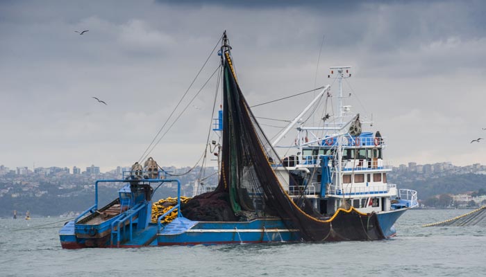 Chalutier de pêche
